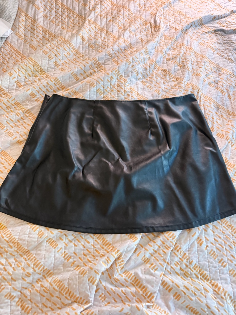 Wild Fable Black Faux Leather Mini Skirt XXL Y2K A-Line Vegan Leather NWT - Picture 4 of 7